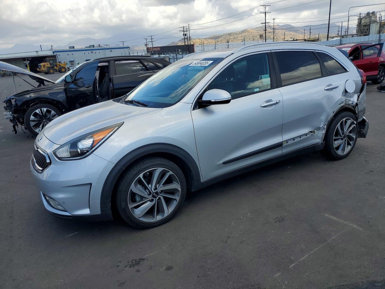 KNDCE3LC4H5043096 · 2017 KIA NIRO