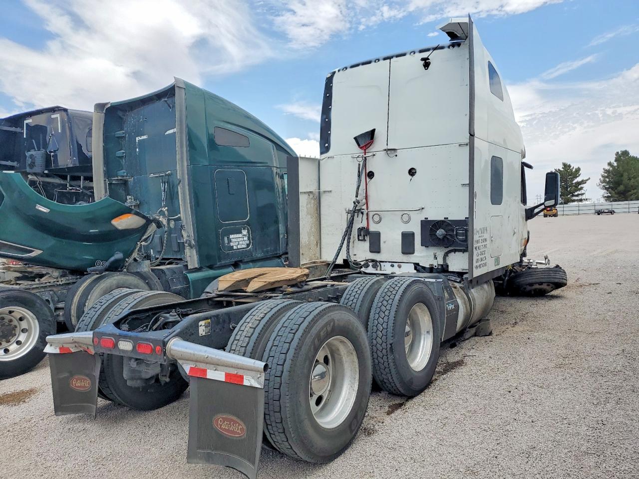 1XPBD49X3MD747061 · 2021 PETERBILT 579 · 4/10