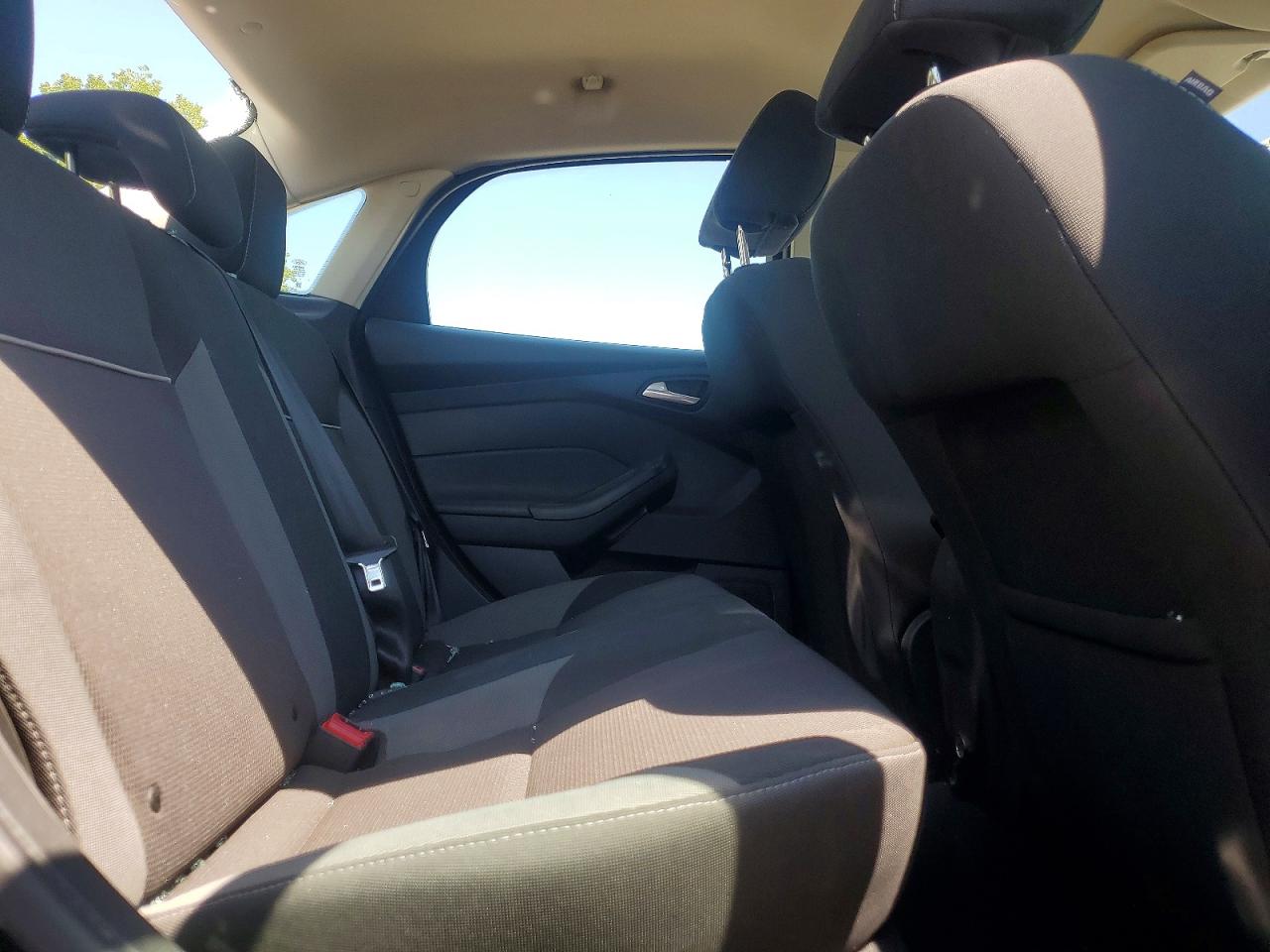 1FAHP3F22CL400031 · 2012 FORD FOCUS · 10/12