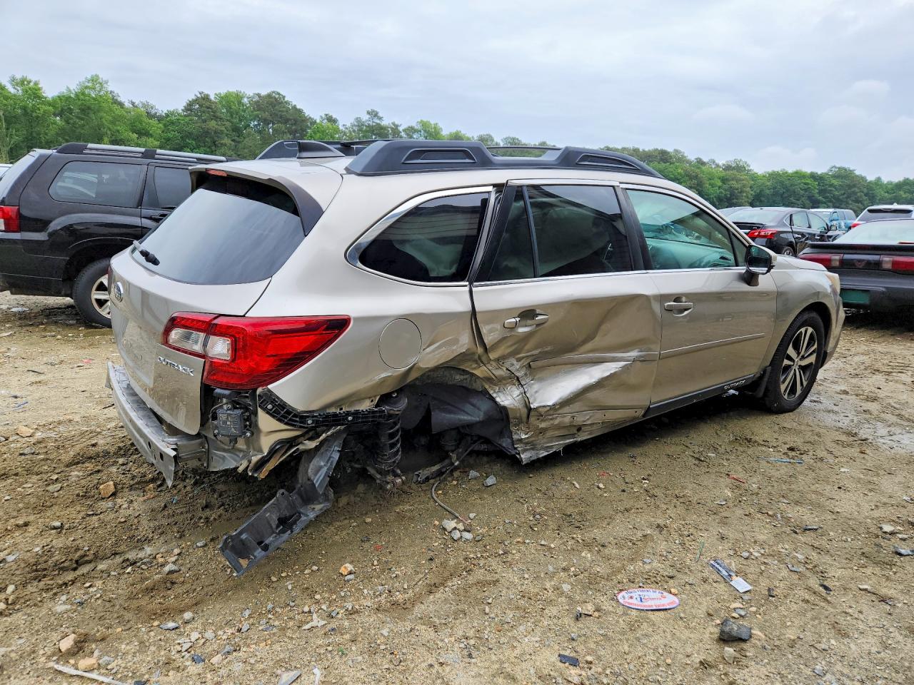 4S4BSAKC9J3243009 · 2018 SUBARU OUTBACK · 3/14
