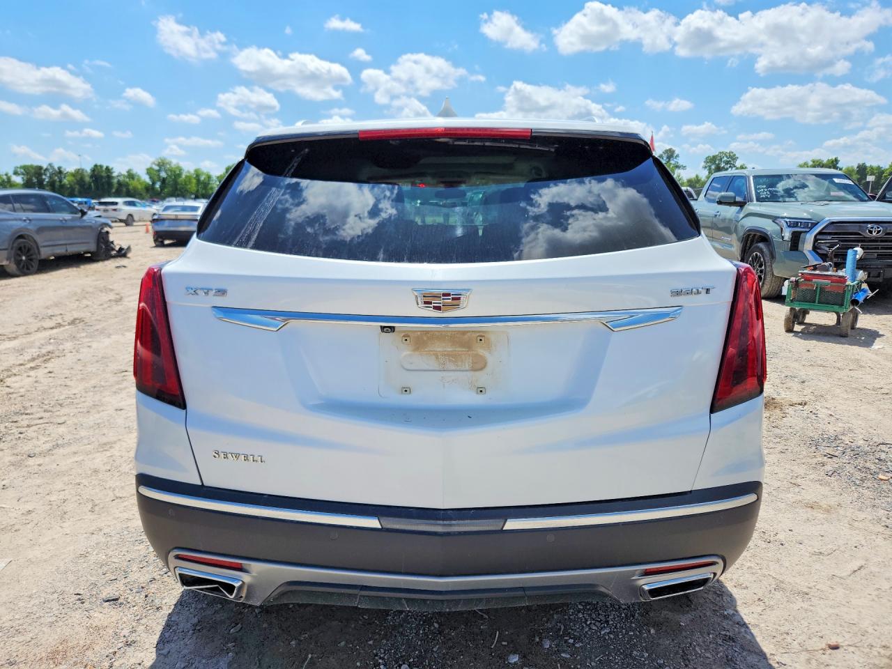 1GYKNCR46NZ159457 · 2022 CADILLAC XT5 · 6/13