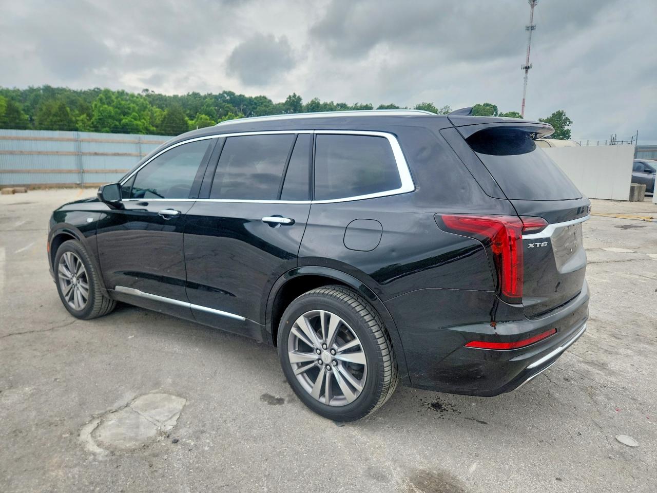 1GYKPCRS0LZ128498 · 2020 CADILLAC XT6 · 2/13
