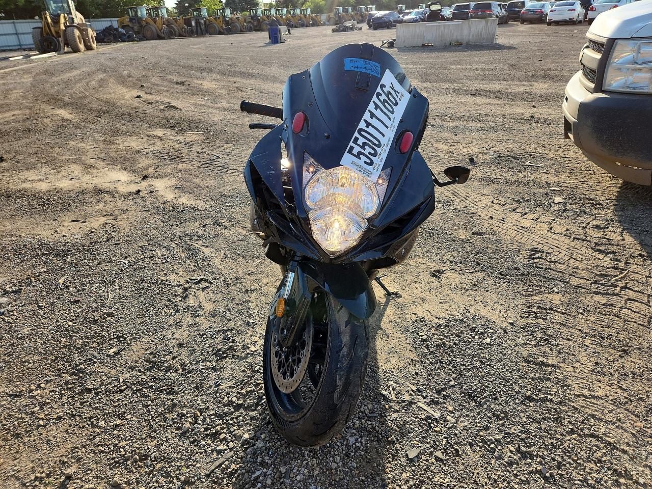 JS1GN7FA5D2103010 · 2013 SUZUKI GSX-R600 · 2/9