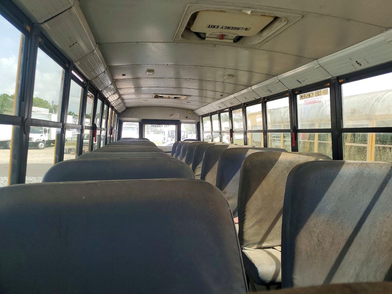 4UZABRDT9ACAN9604 · 2010 THOMABUSES BUS · 6/10