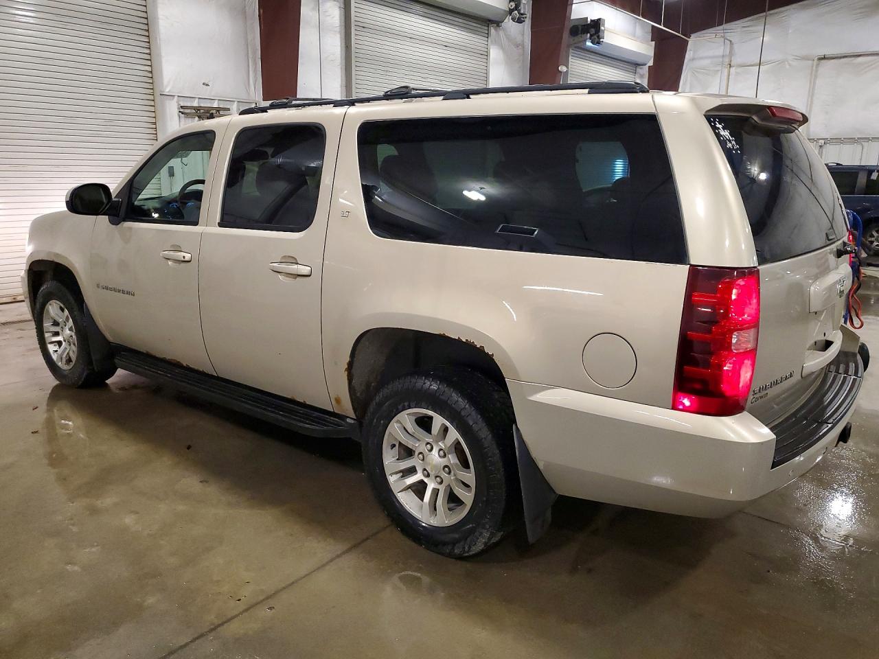 3GNFK16318G289223 · 2008 CHEVROLET SUBURBAN · 2/13