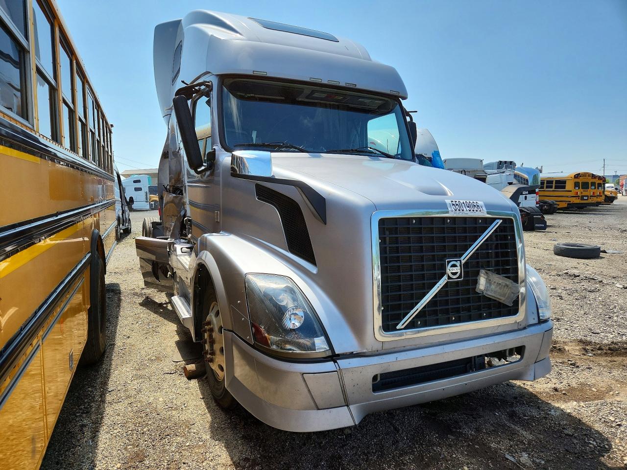 4V4NC9EH7CN531675 · 2012 VOLVO VN VNL · 4/12