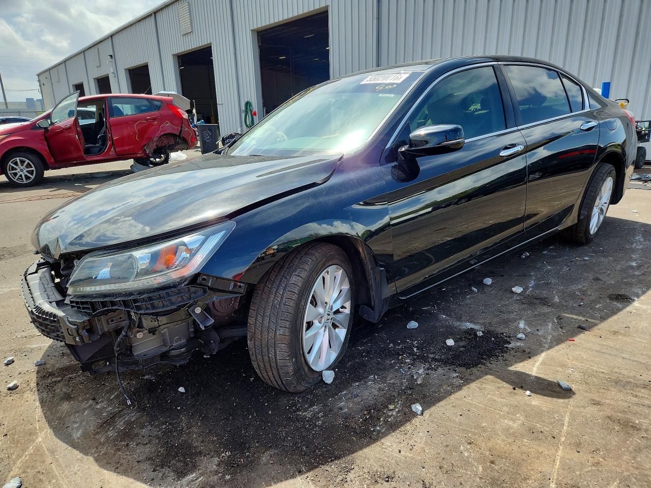 1HGCR2F82FA248069 · 2015 HONDA ACCORD