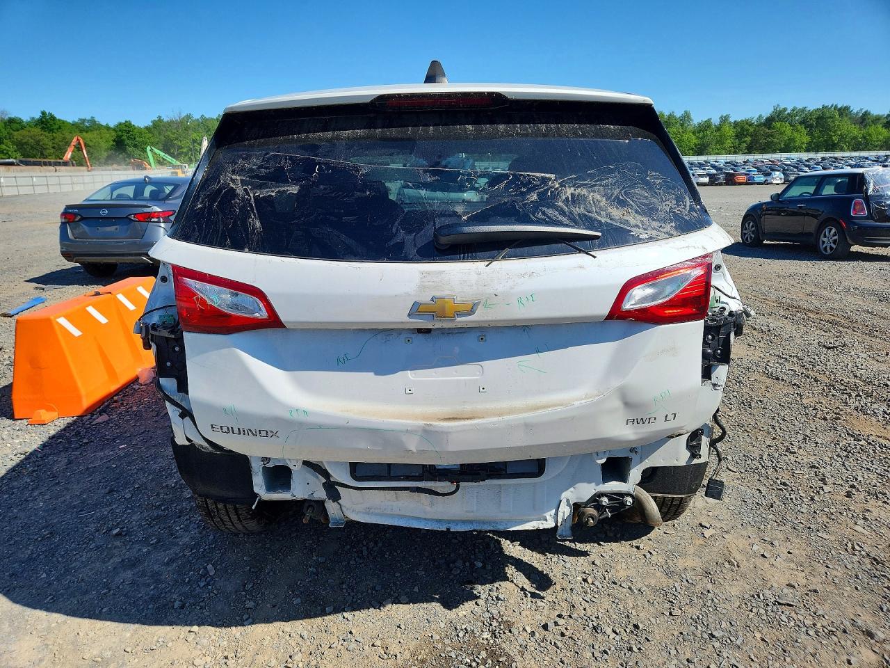 3GNAXUEV4LS645590 · 2020 CHEVROLET EQUINOX · 6/13