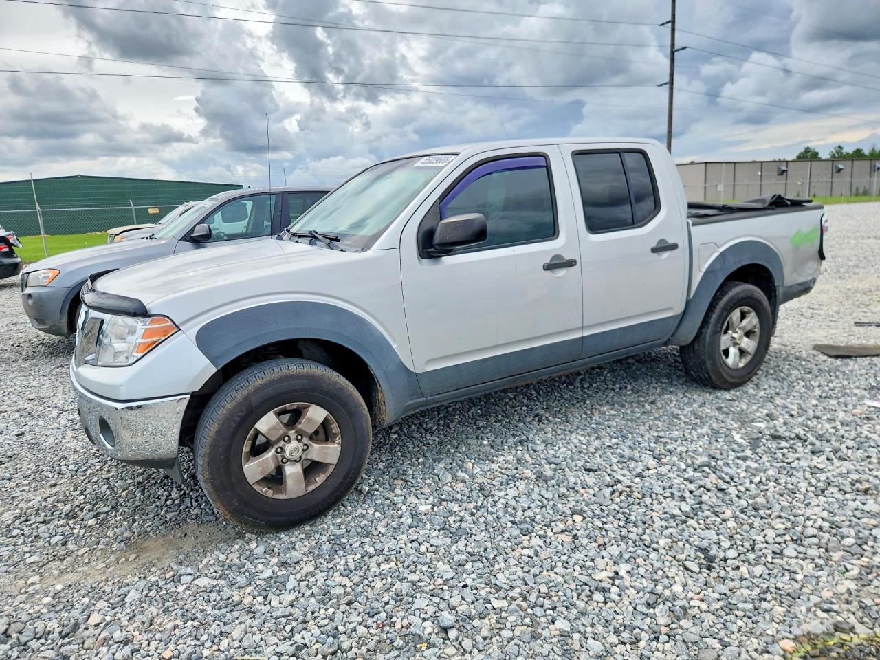2011 NISSAN FRONTIER