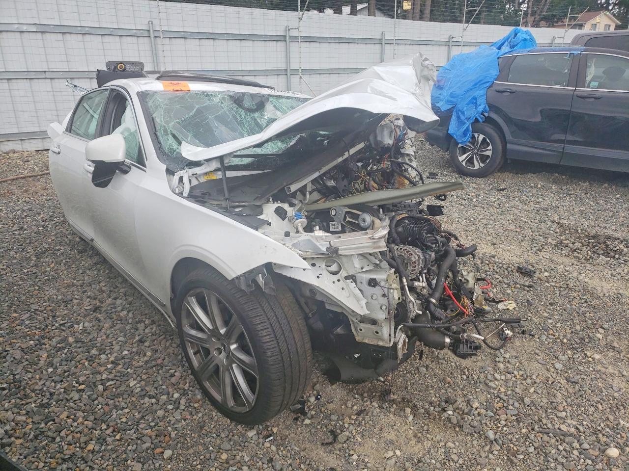 YV1A22ML1H1005044 · 2017 VOLVO S90 · 4/12