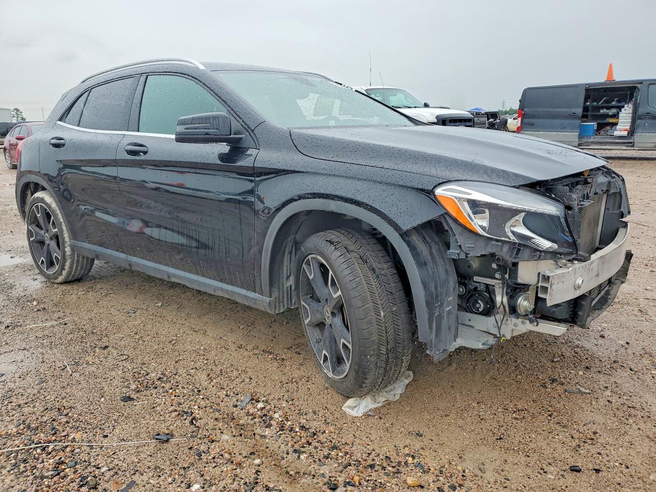 WDCTG4EB0KU000693 · 2019 MERCEDES-BENZ GLA · 4/12