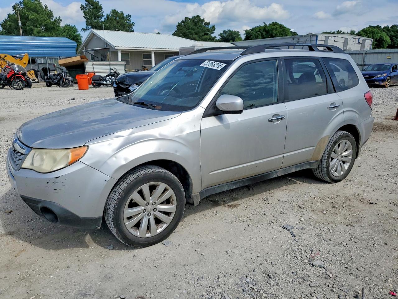 JF2SHADC1BH729089 · 2011 SUBARU FORESTER