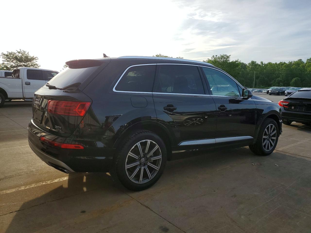 WA1VAAF7XHD030375 · 2017 AUDI Q7 · 3/14