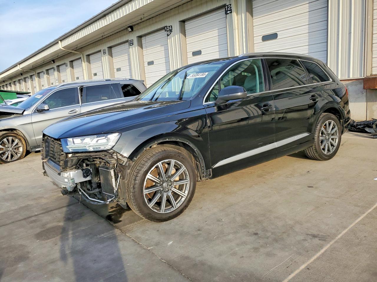 WA1VAAF7XHD030375 · 2017 AUDI Q7