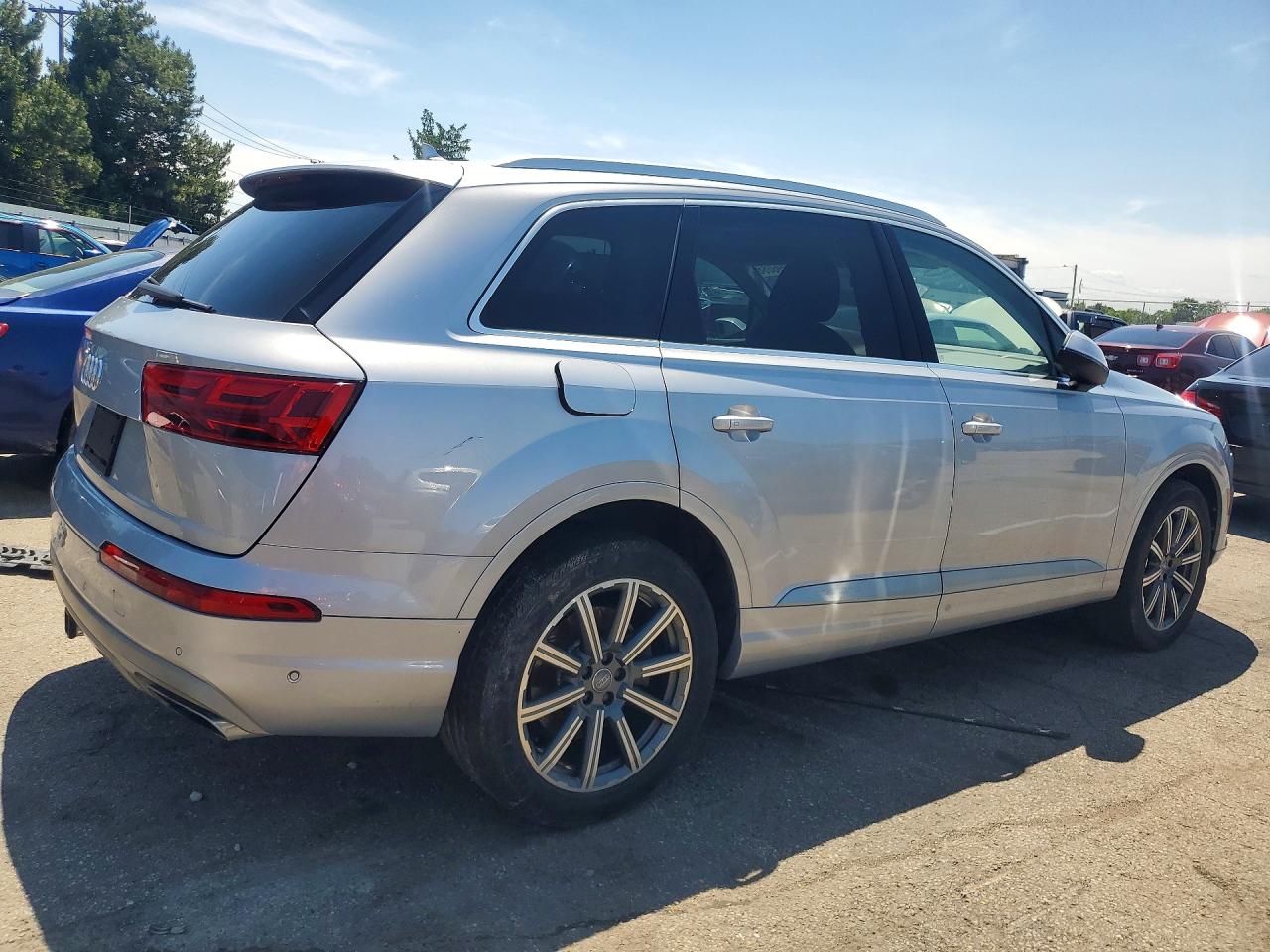 WA1LAAF7XKD001053 · 2019 AUDI Q7 · 3/13