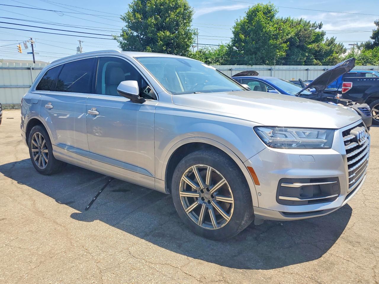 WA1LAAF7XKD001053 · 2019 AUDI Q7 · 4/13