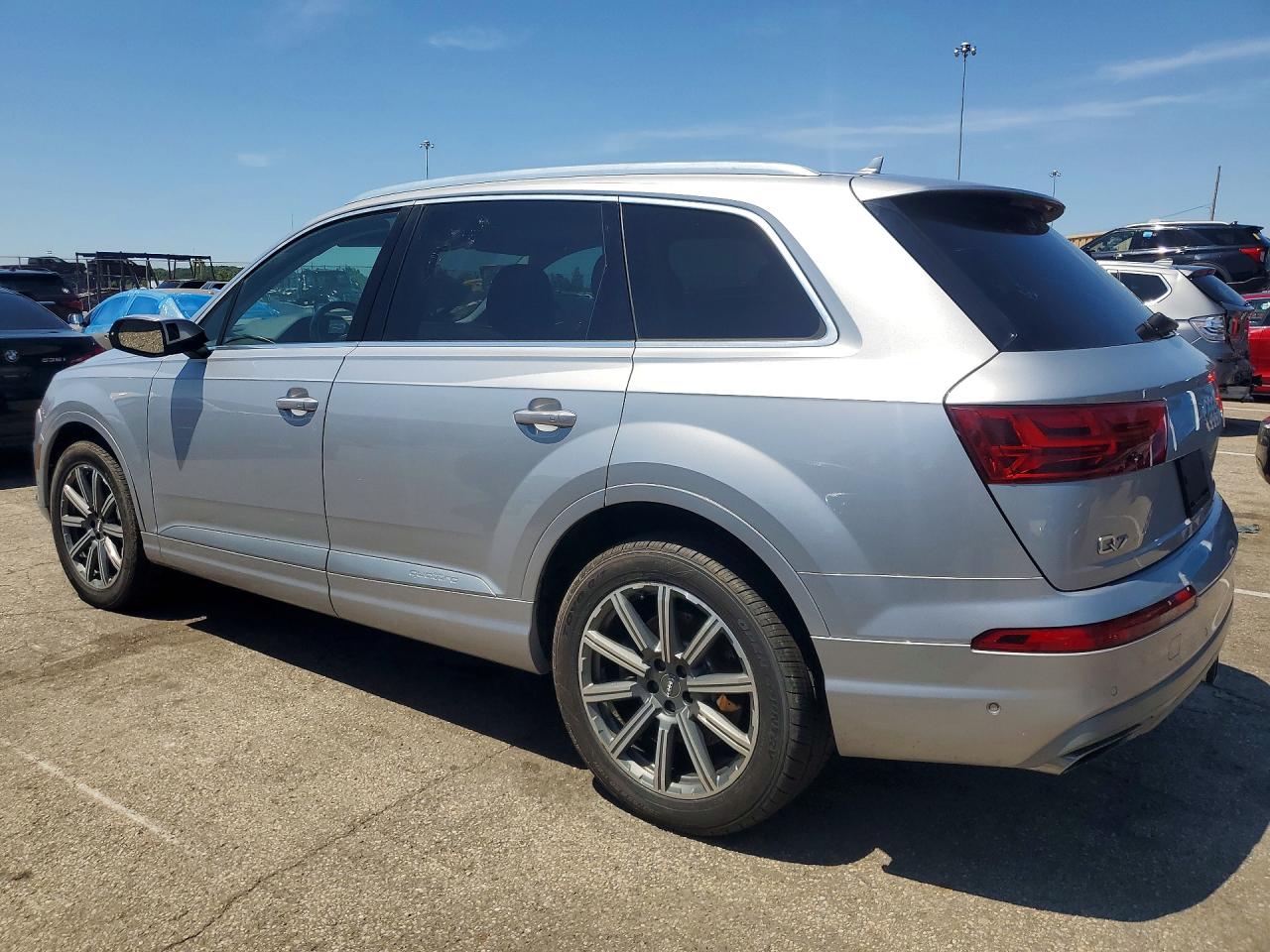 WA1LAAF7XKD001053 · 2019 AUDI Q7 · 2/13