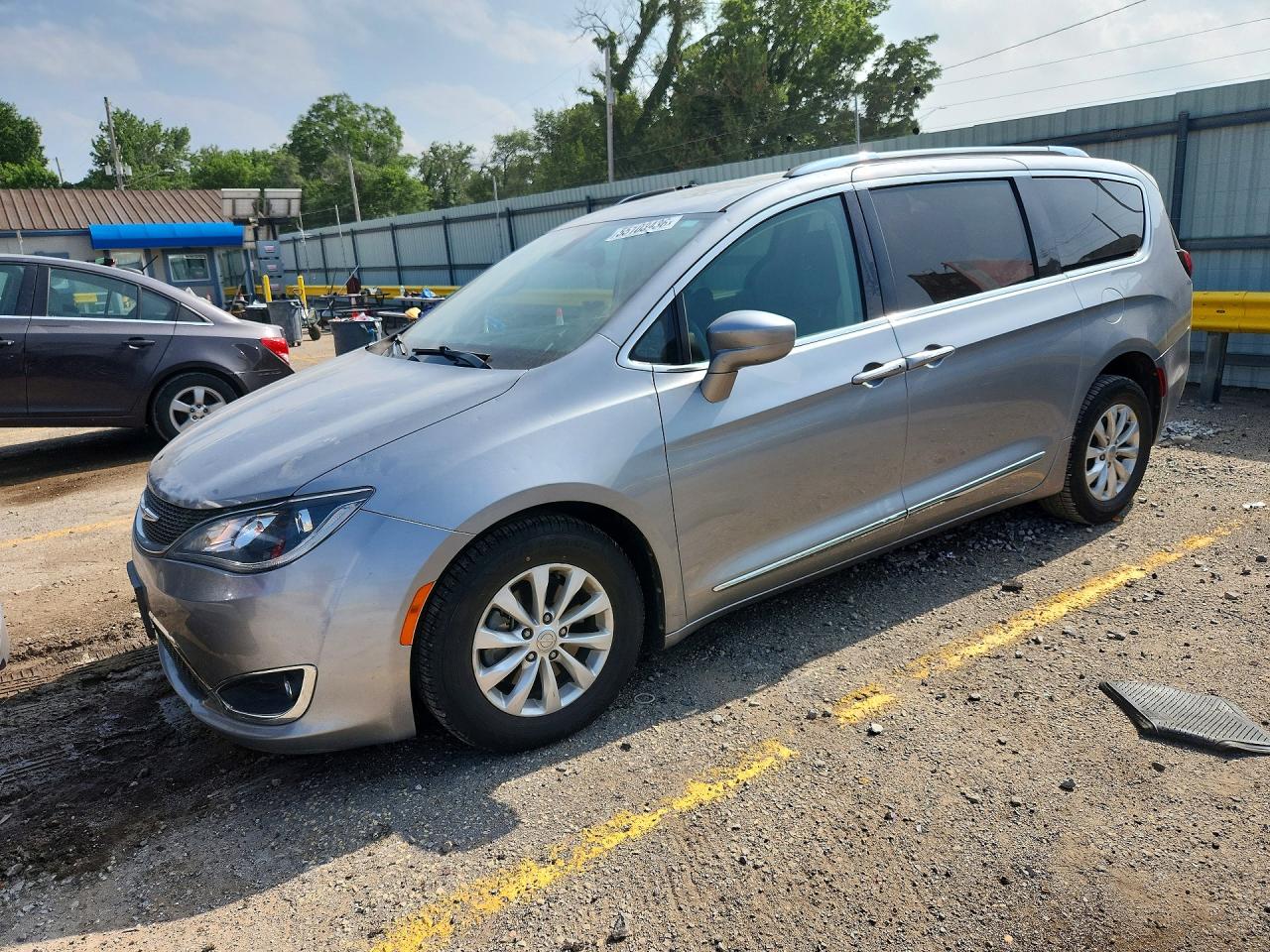 2C4RC1BG0KR665682 · 2019 CHRYSLER PACIFICA