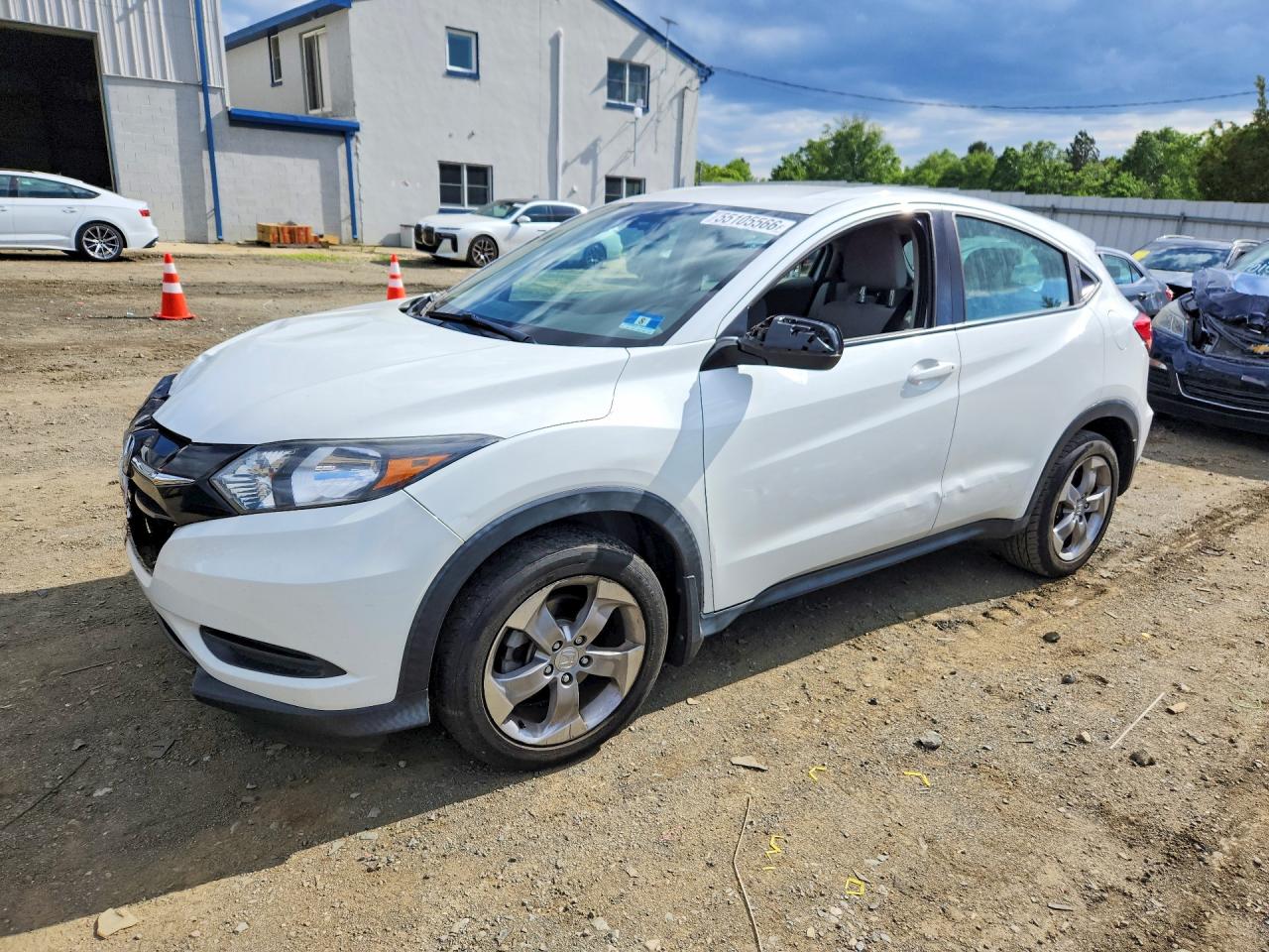 3CZRU6H33JM706868 · 2018 HONDA HR-V
