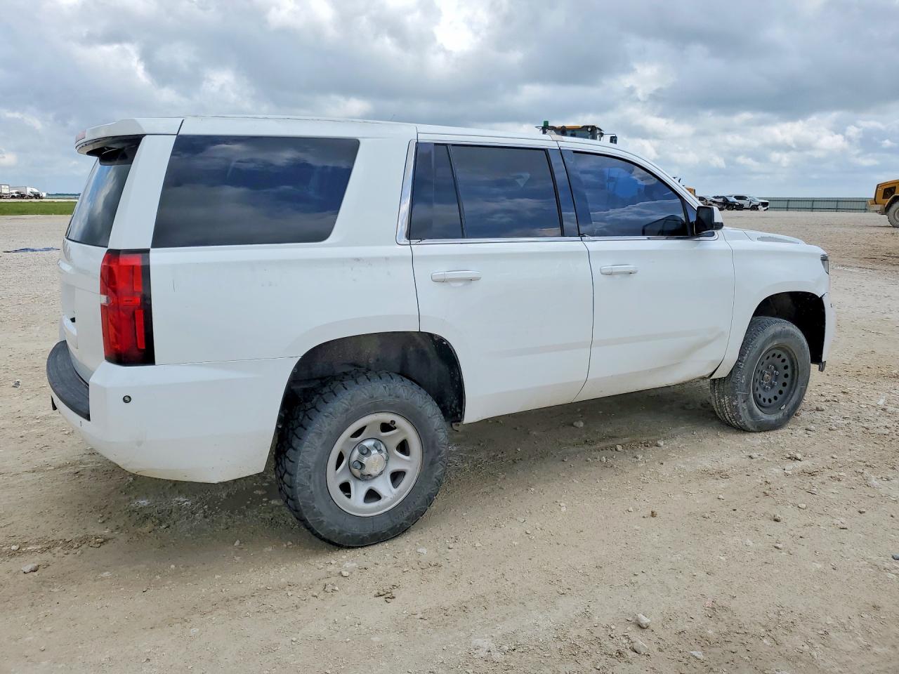 1GNSKFEC0GR441021 · 2016 CHEVROLET TAHOE · 3/13