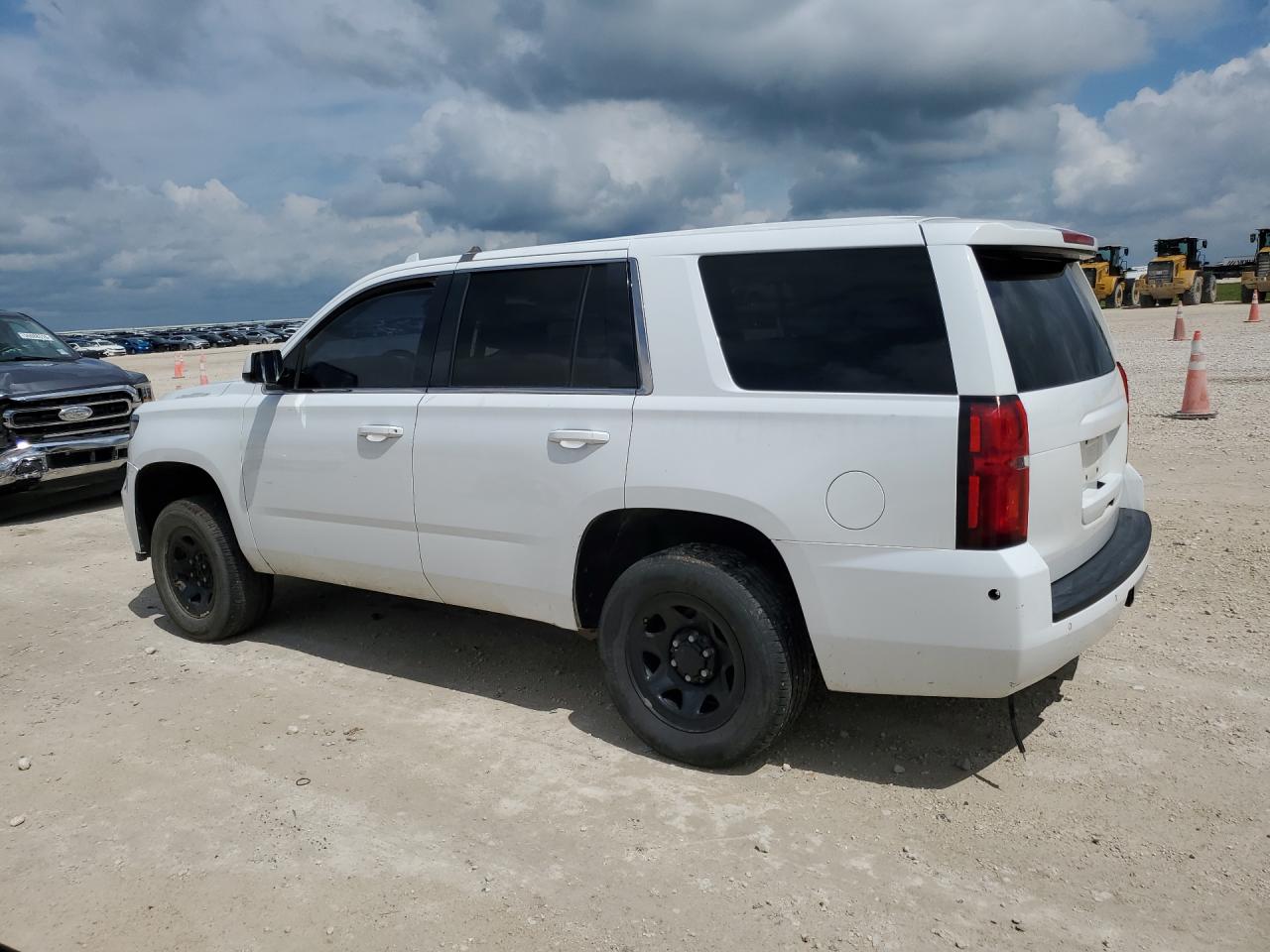 1GNLCDEC1JR344729 · 2018 CHEVROLET TAHOE · 2/13