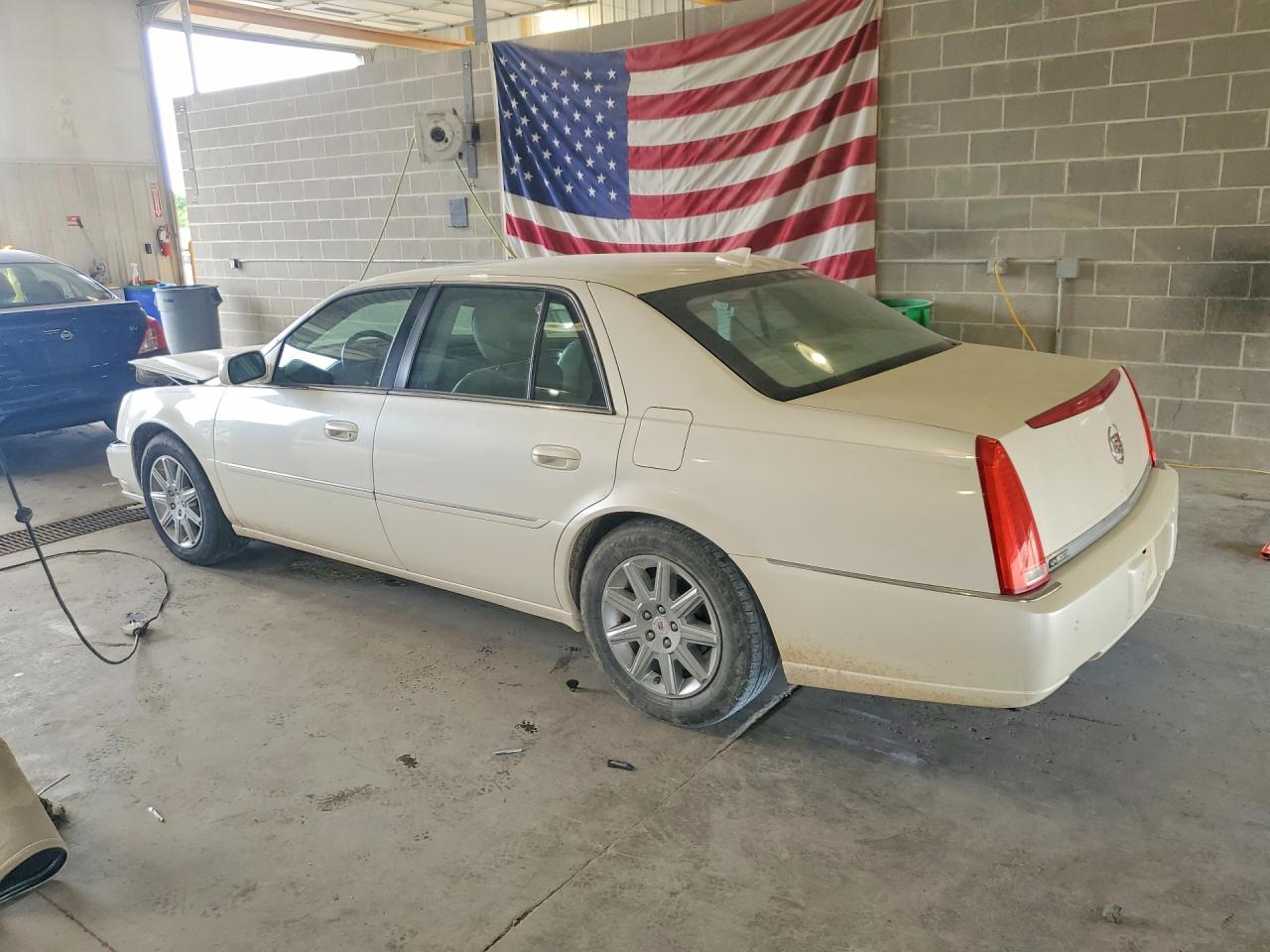 1G6KH5EY3AU126637 · 2010 CADILLAC DTS · 2/13