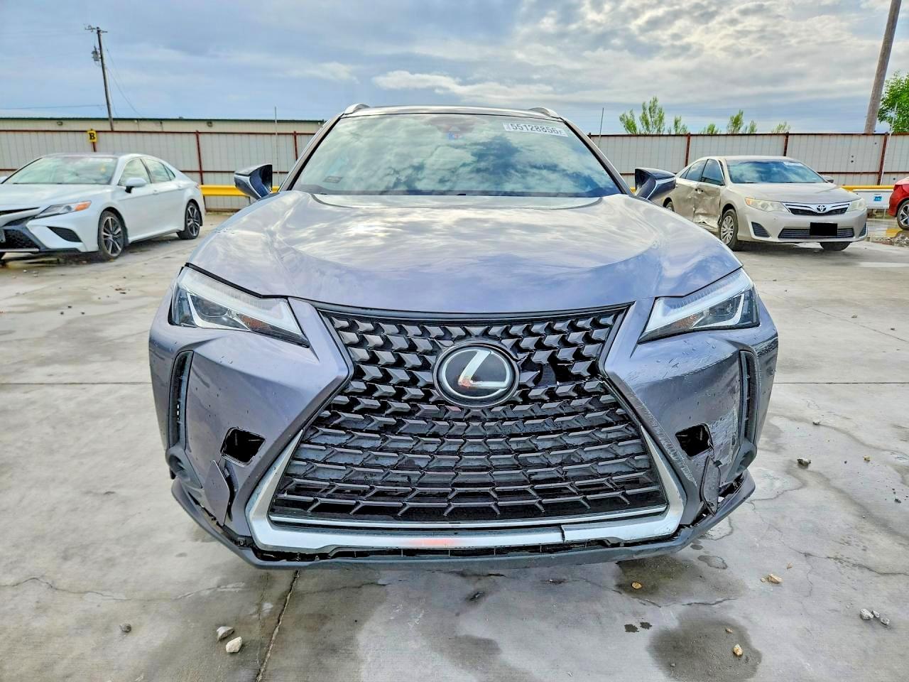 JTHY3JBH8K2017671 · 2019 LEXUS UX · 5/13