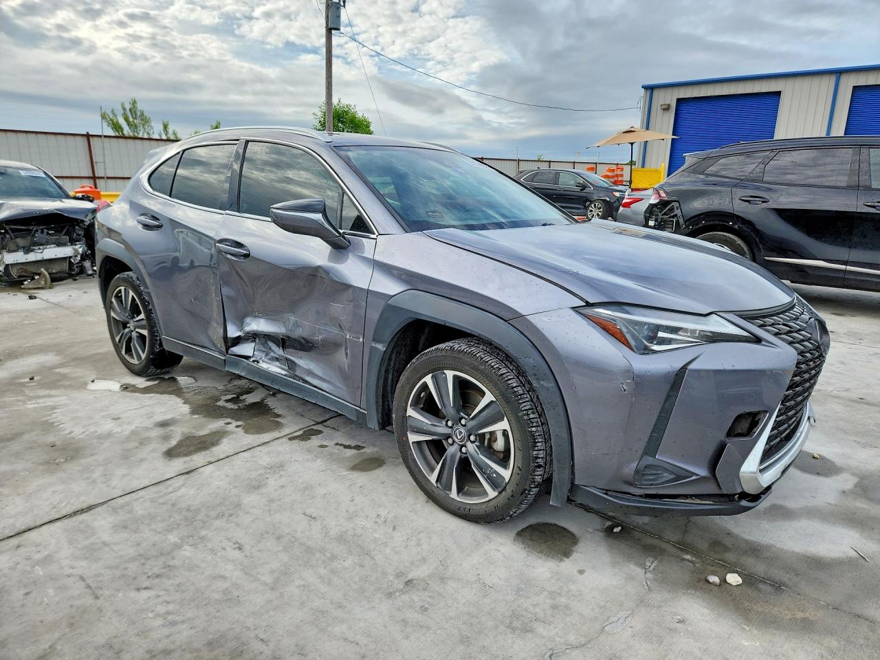 JTHY3JBH8K2017671 · 2019 LEXUS UX · 4/13