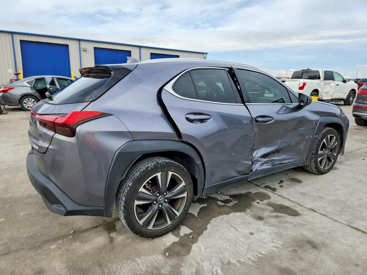 JTHY3JBH8K2017671 · 2019 LEXUS UX · 3/13