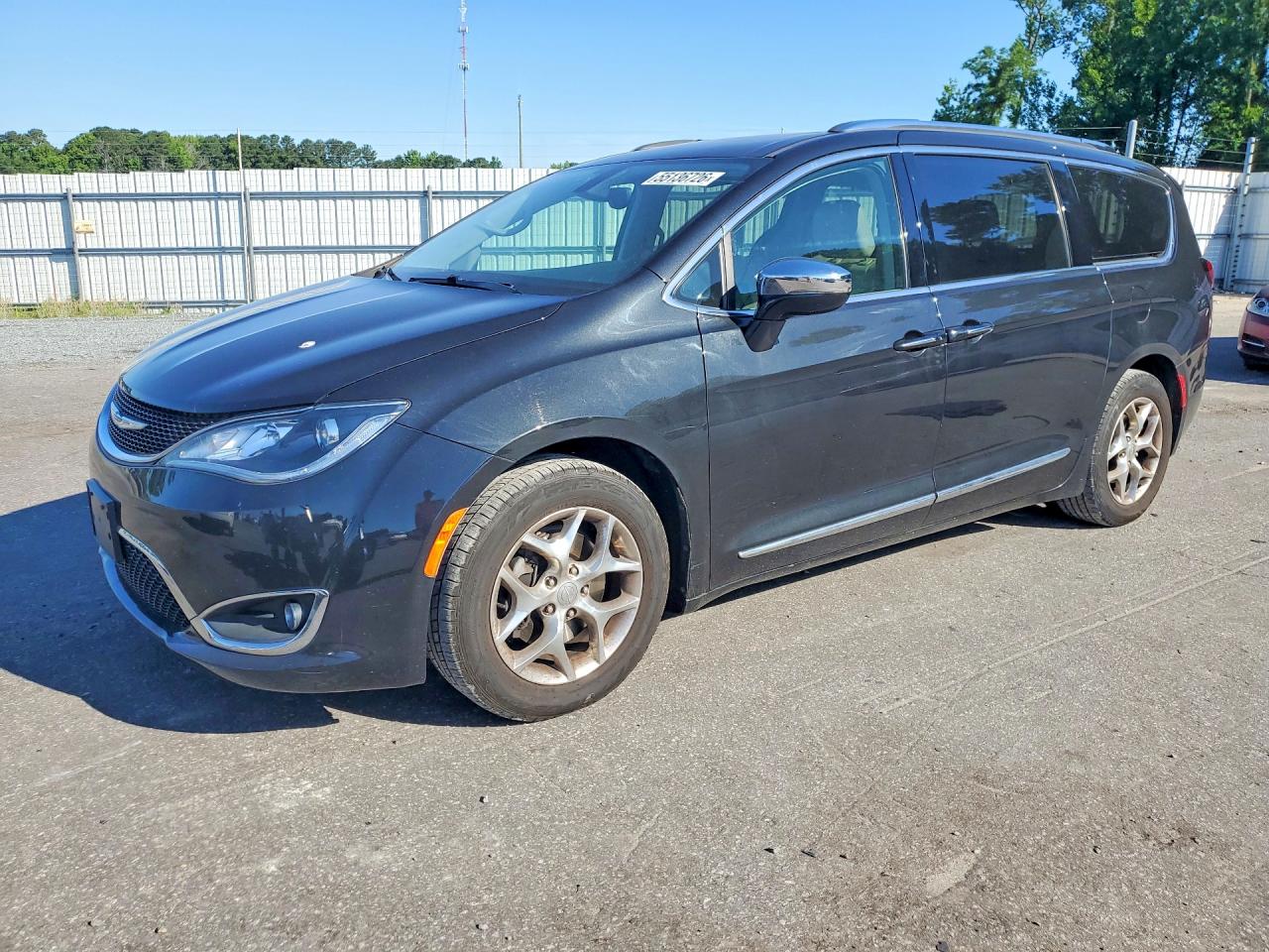 2C4RC1GG4KR523229 · 2019 CHRYSLER PACIFICA