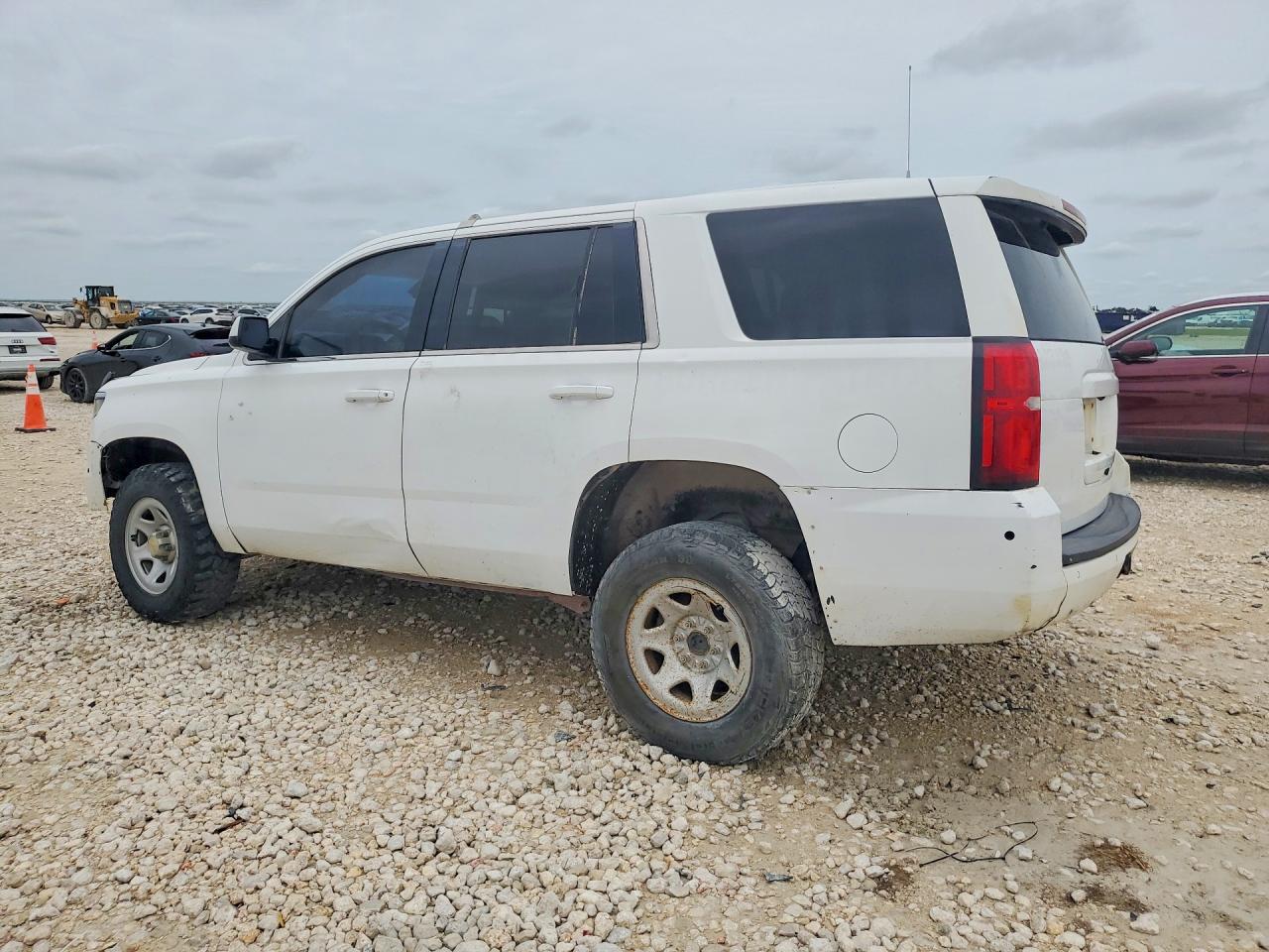 1GNSKFEC5KR125378 · 2019 CHEVROLET TAHOE · 2/13