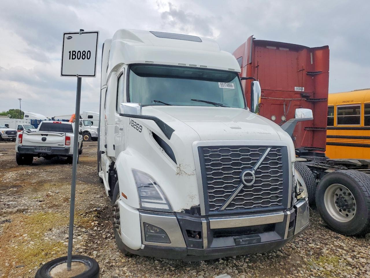 4V4NC9EJ9RN635077 · 2024 VOLVO VN VNL