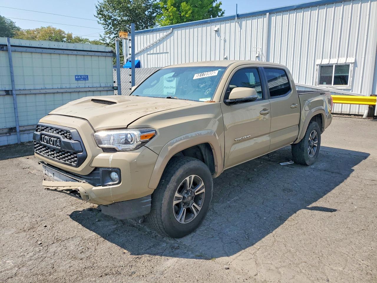 3TMCZ5AN5JM130932 · 2018 TOYOTA TACOMA