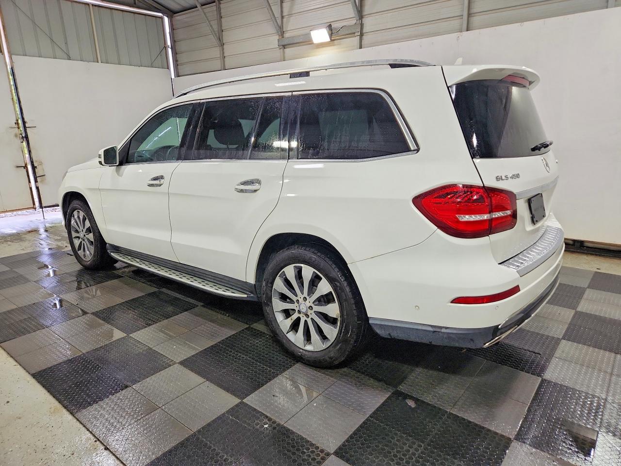 4JGDF6EE4HA824091 · 2017 MERCEDES-BENZ GLS · 2/13