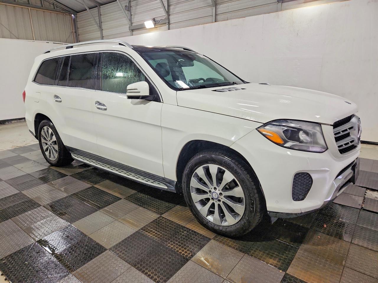 4JGDF6EE4HA824091 · 2017 MERCEDES-BENZ GLS · 4/13
