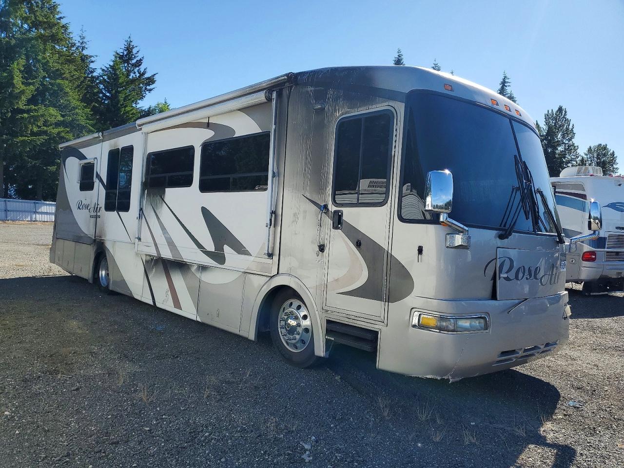 2004 WORKHORSE CUSTOM CHASSIS MOTORHOME CHASSIS