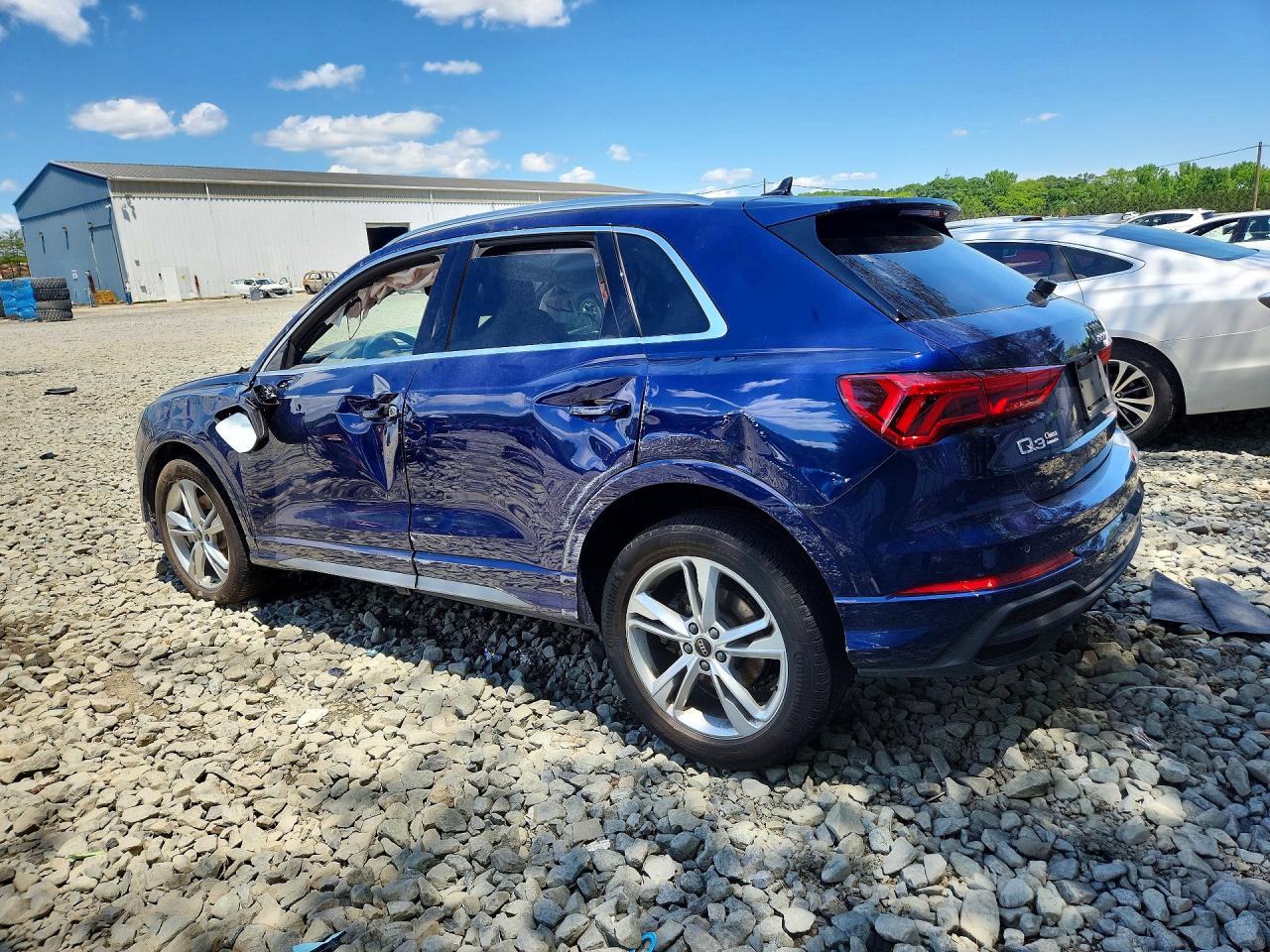WA1DECF31R1159312 · 2024 AUDI Q3 · 2/12