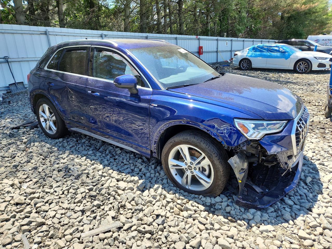WA1DECF31R1159312 · 2024 AUDI Q3 · 4/12