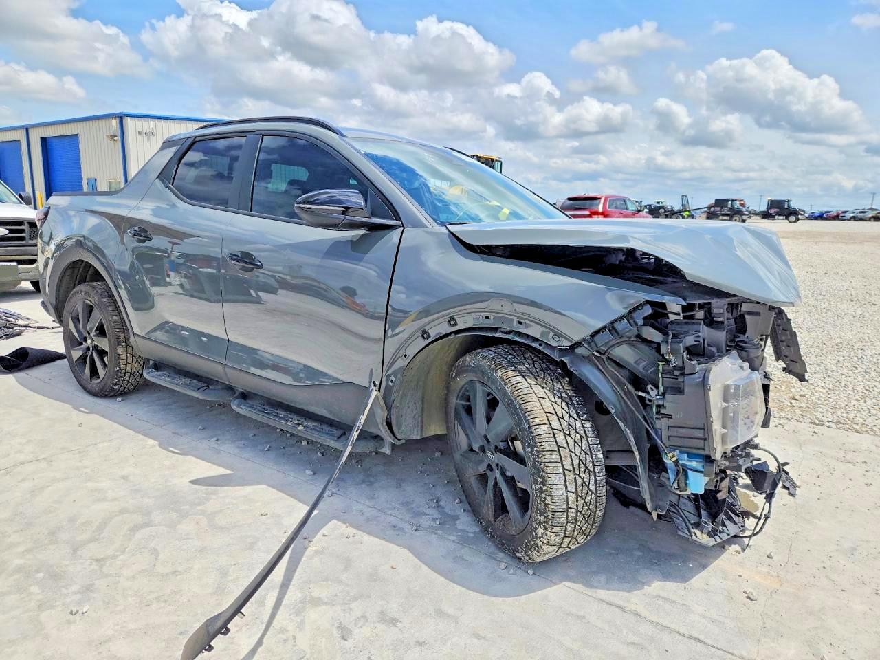 5NTJCDDFXRH104692 · 2024 HYUNDAI SANTA CRUZ · 4/13