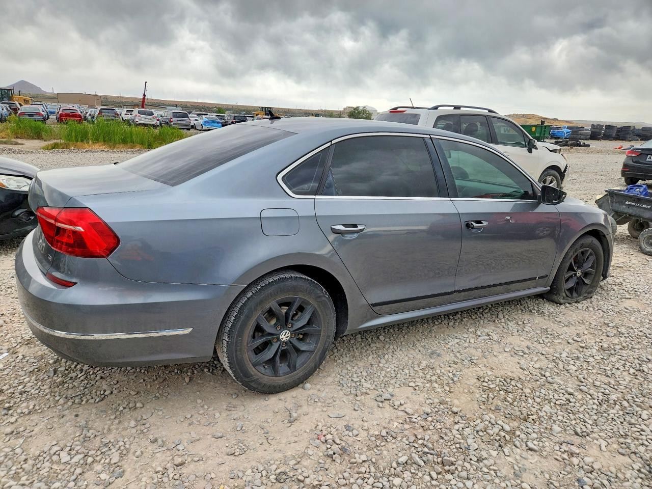 1VWAT7A31GC033530 · 2016 VOLKSWAGEN PASSAT · 3/12