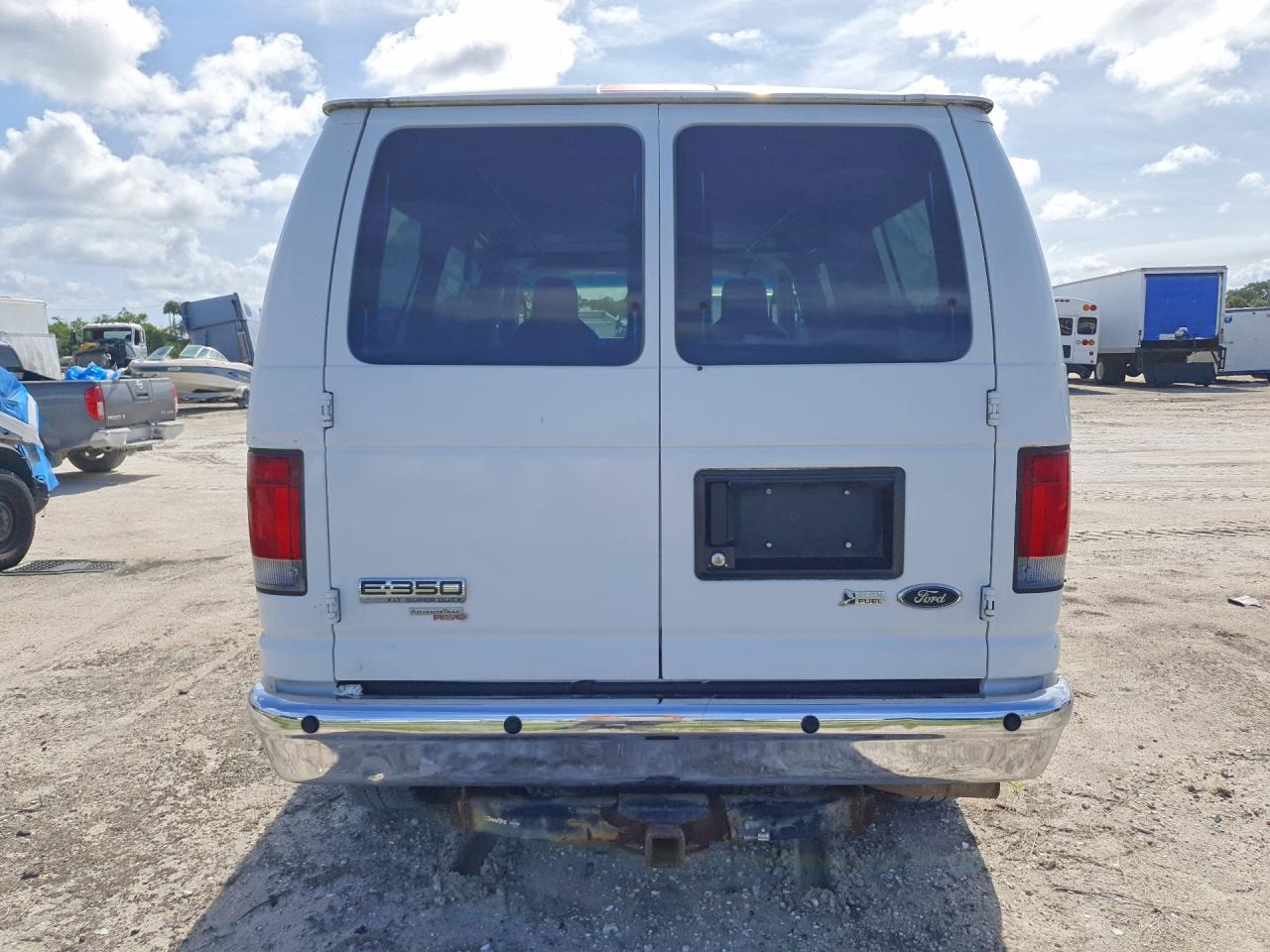 1FBNE3BL7BDB18174 · 2011 FORD ECONOLINE E350 · 6/13