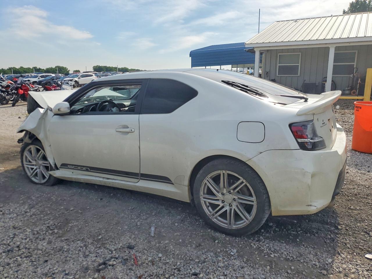 JTKJF5C77GJ022017 · 2016 SCION TC · 2/13