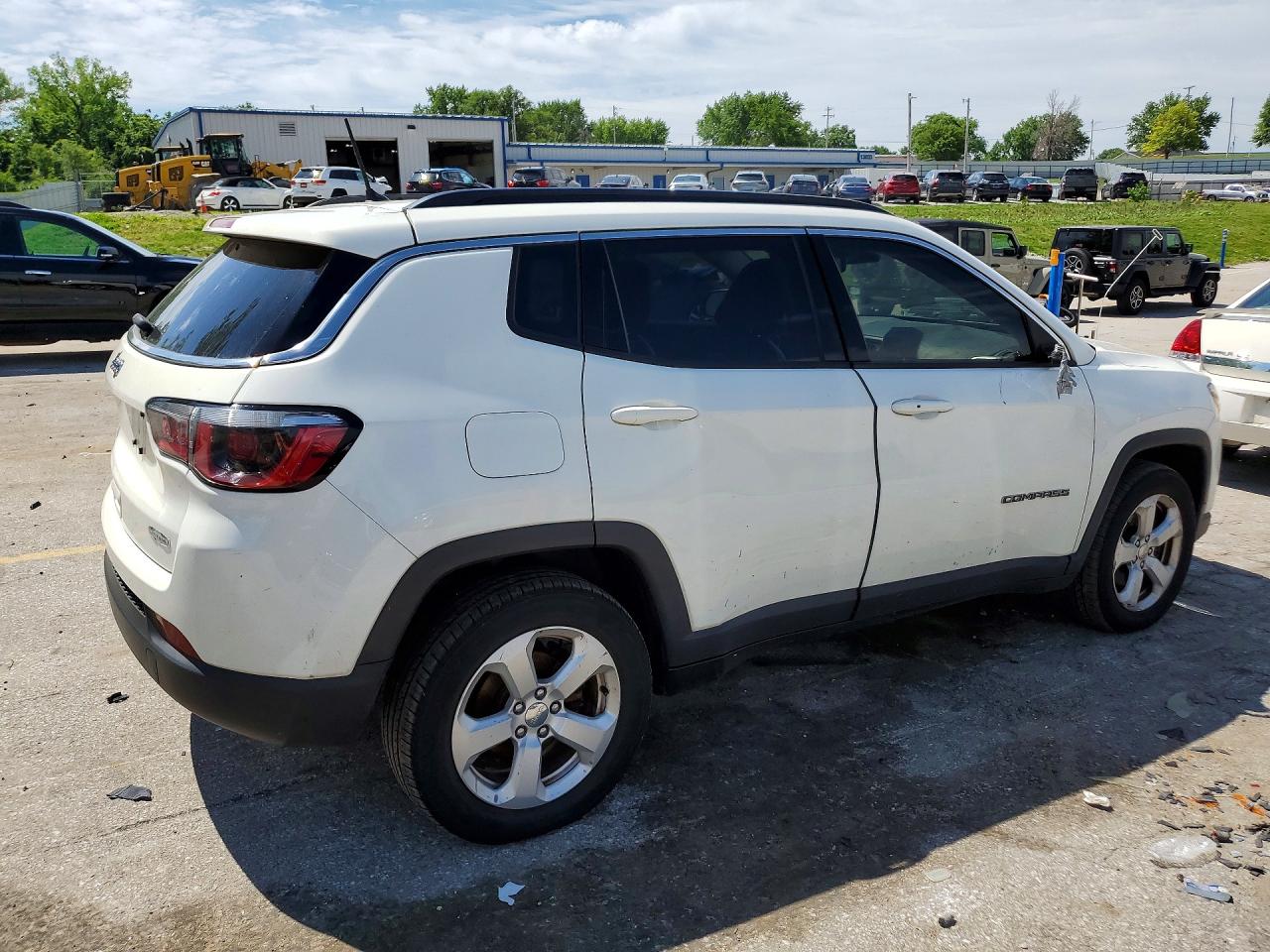 3C4NJDBB6JT139434 · 2018 JEEP COMPASS · 3/13