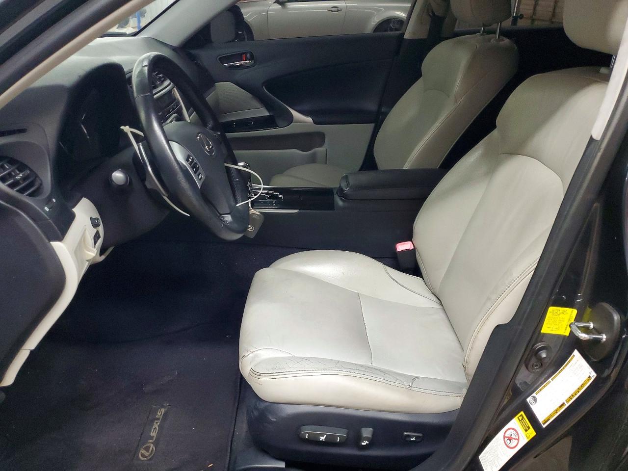JTHBF5C22B5150696 · 2011 LEXUS IS · 7/12