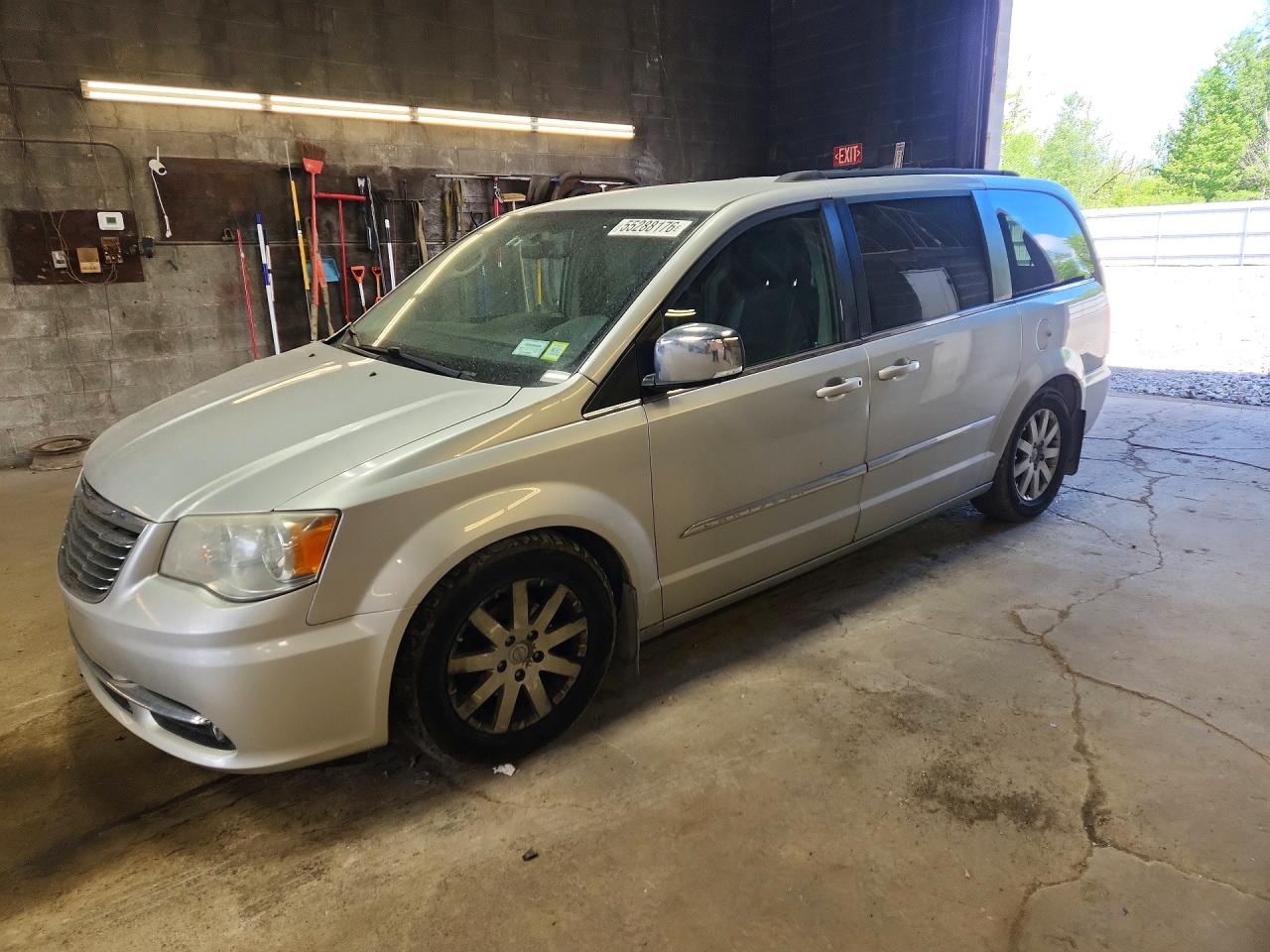 2A4RR8DG0BR631594 · 2011 CHRYSLER TOWN & COUNTRY