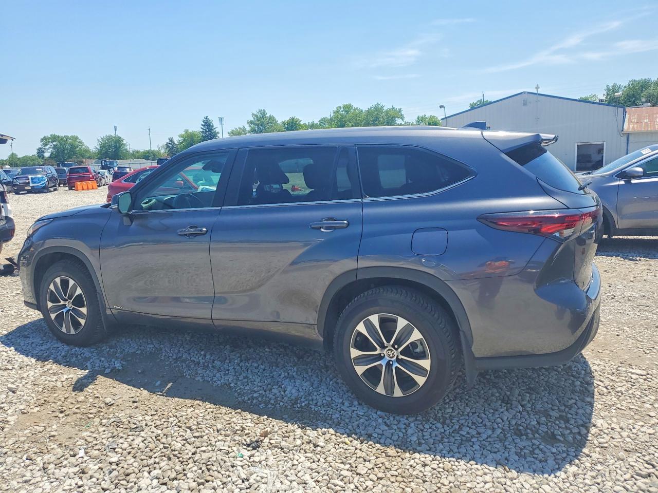 5TDKBRCH6RS141416 · 2024 TOYOTA HIGHLANDER HYBRID · 2/13