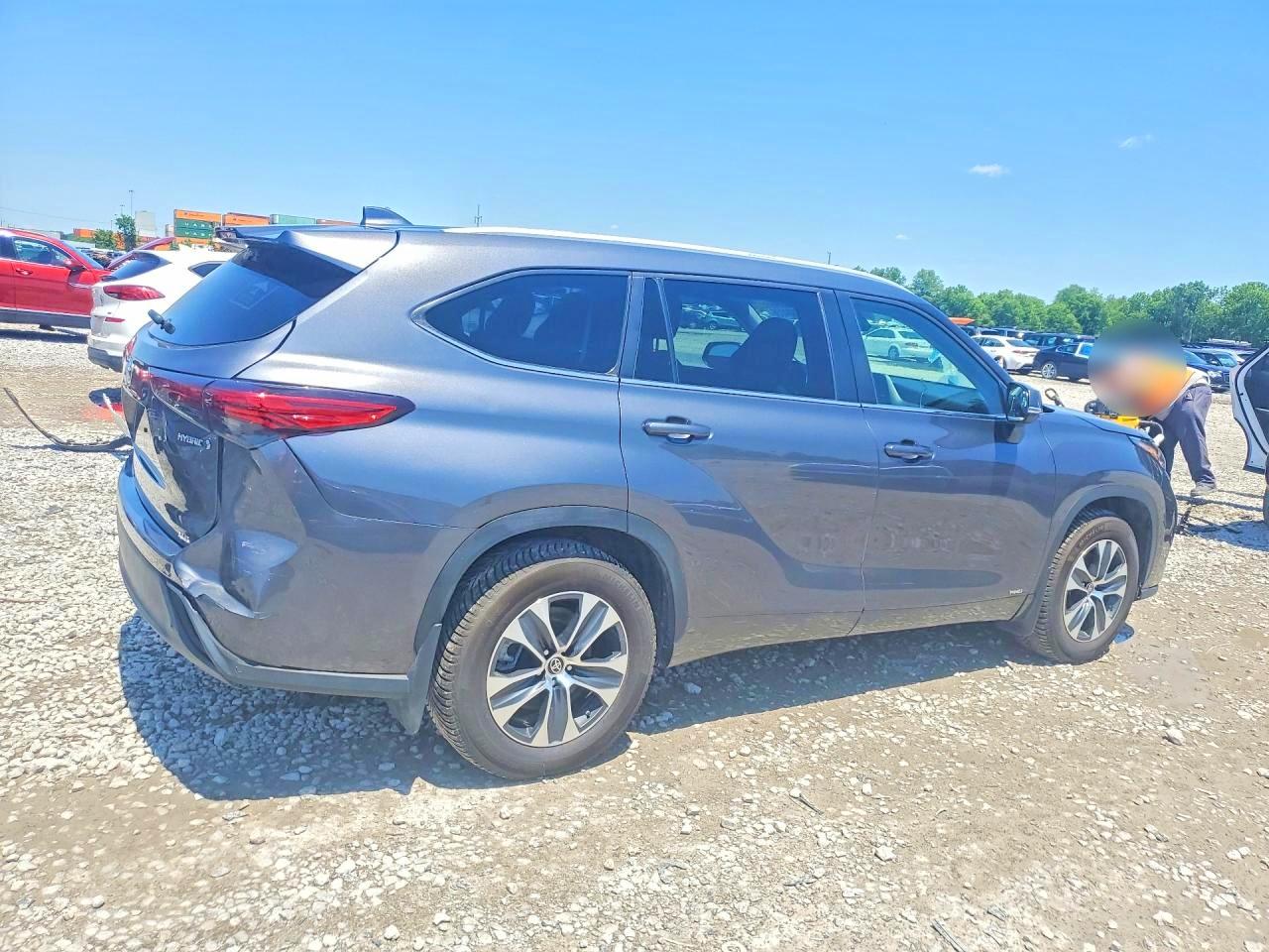 5TDKBRCH6RS141416 · 2024 TOYOTA HIGHLANDER HYBRID · 3/13