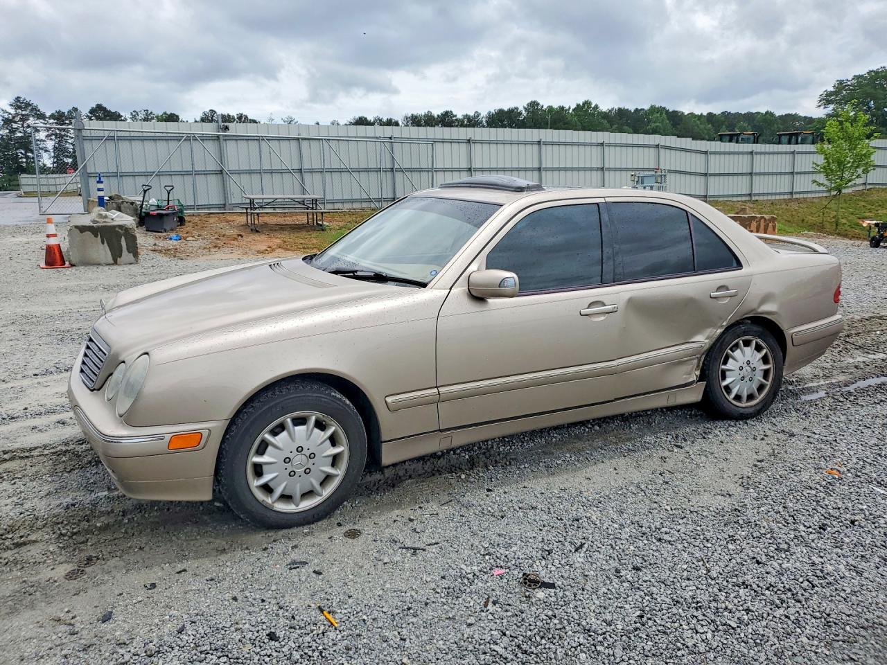 2000 MERCEDES-BENZ E