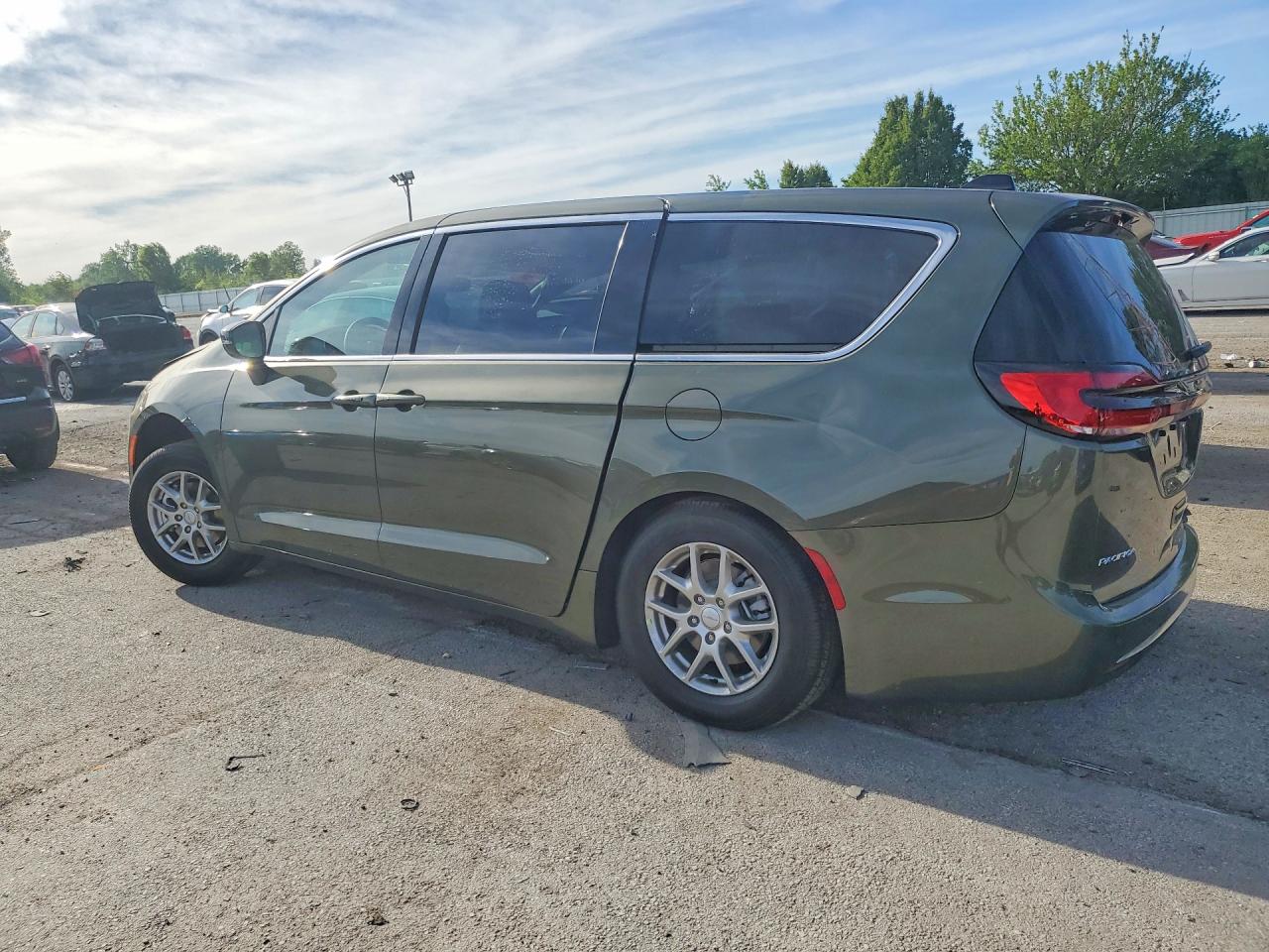 2C4RC1BG9VR556058 · 2027 CHRYSLER PACIFICA · 2/13