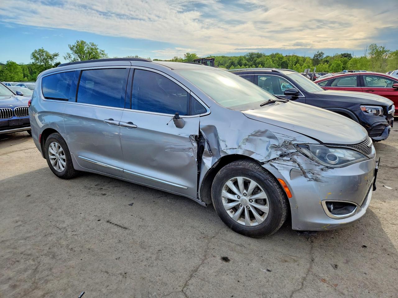 2C4RC1BG4HR788216 · 2017 CHRYSLER PACIFICA · 4/13
